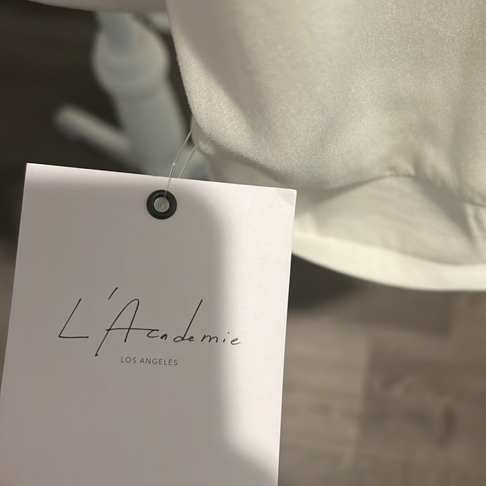 L'Academie Castaway Blazer in White - Picture 9 of 9